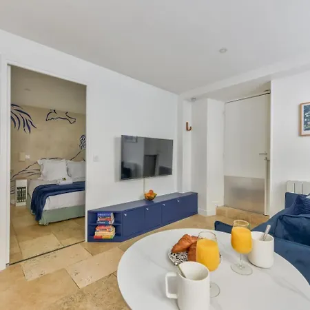 Atelier D'artiste A Saint Germain Paris